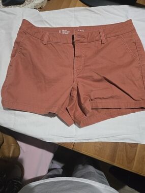 a.n.a Rusty Coral Mid-Rise Jean Style Shorts